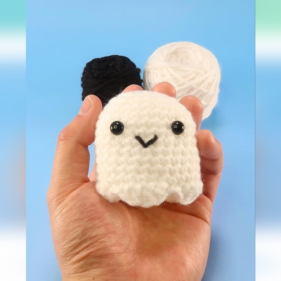 Beginner Ghost Crochet Kit - Easy Crochet Starter Kit - Picture 2 of 3